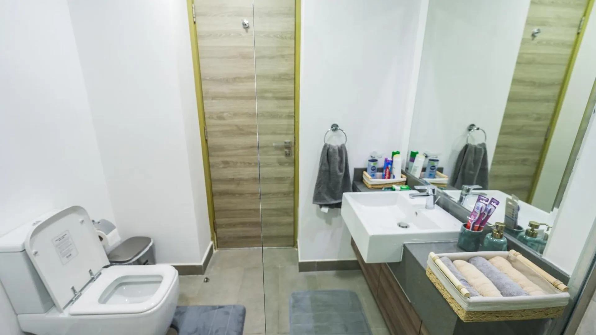 Beautuful 1Br Apartment Balcony Views Of Jvc Dubai Hotels & Parks