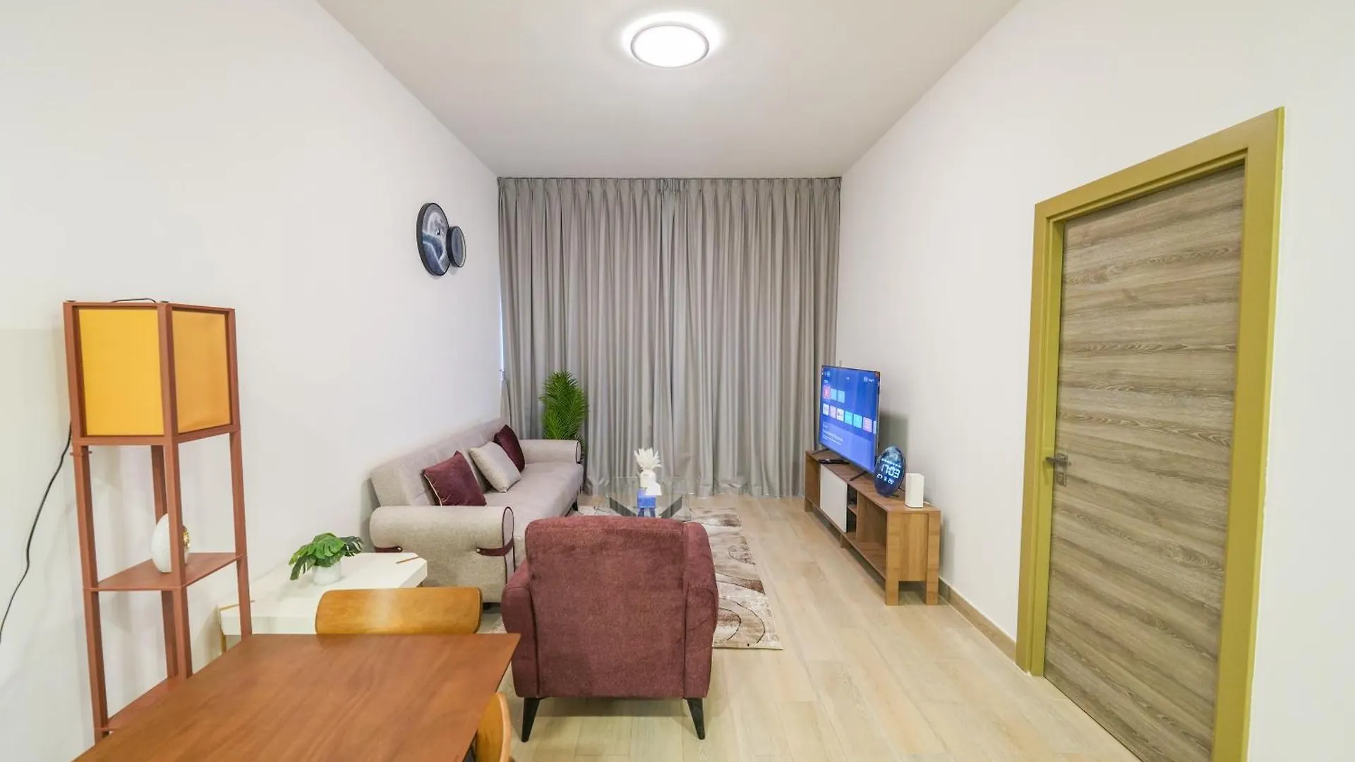 Beautuful 1Br Apartment Balcony Views Of Jvc Dubai Hotels & Parks